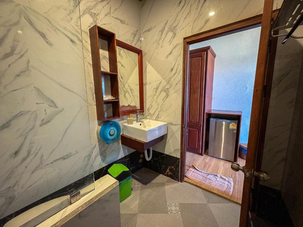 Deluxe Doube Room With Balcony Riverview room - Image 1