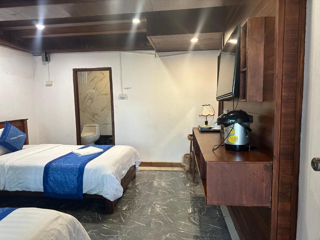 Deluxe Twin Room With Balcony Riverview room - Image 2