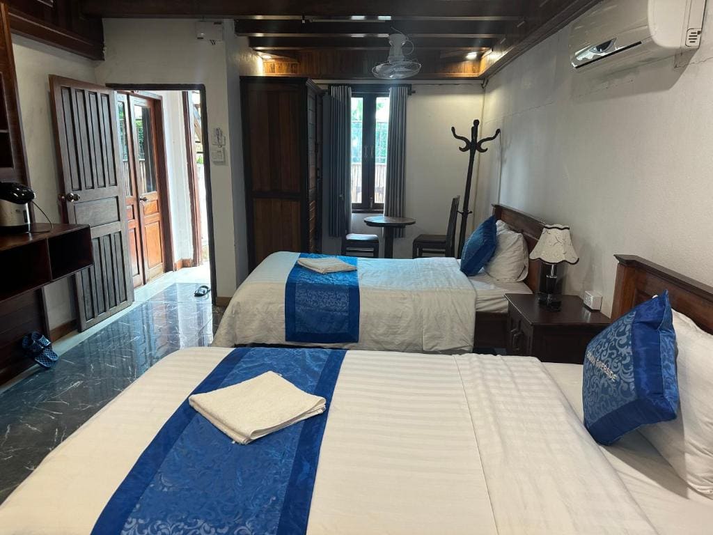 Superior Twin Room room - Image 3