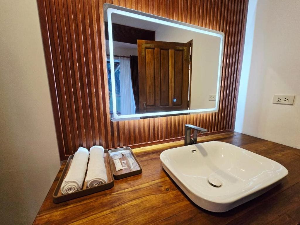 One-Bedroom Villa room - Image 3