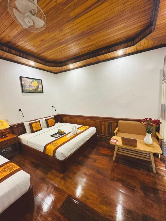 Deluxe Triple Room room - Image 2