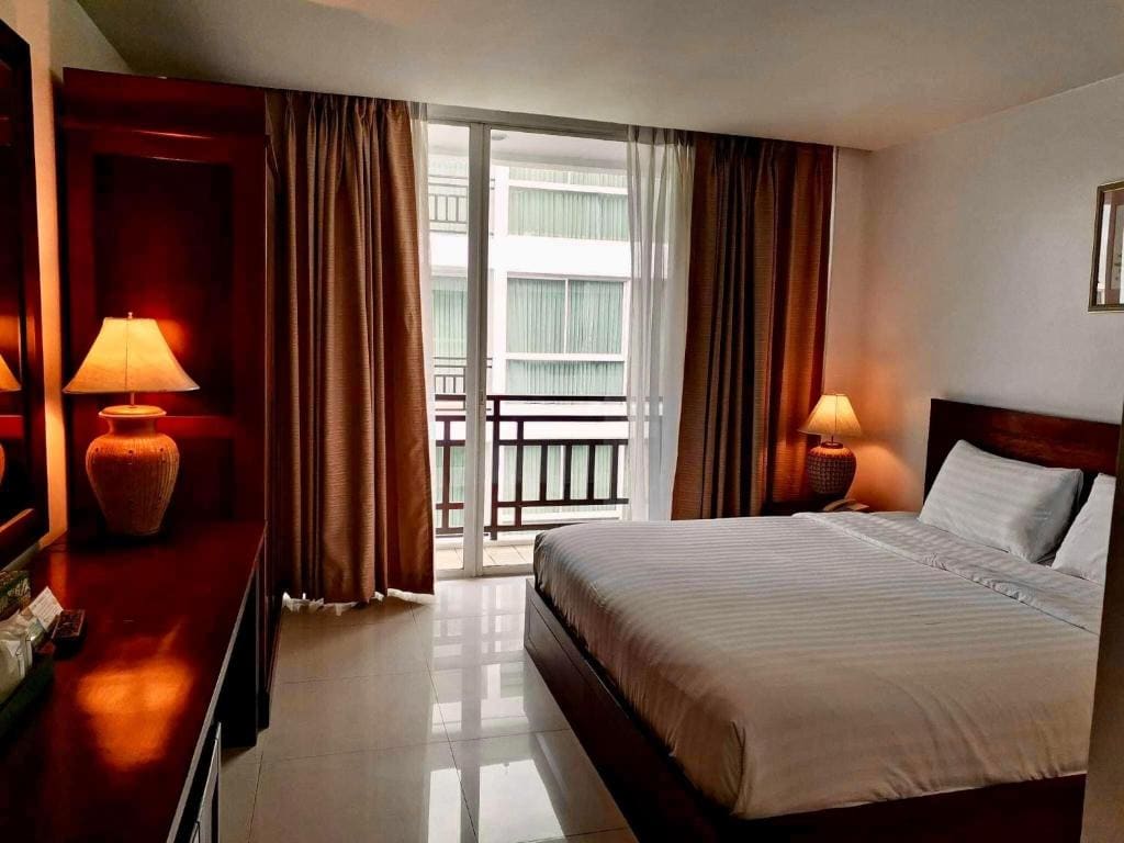 Superior Double or Twin Room room - Image 3
