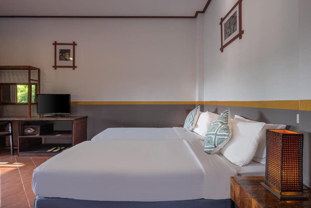 Suite with Garden View room - Image 2