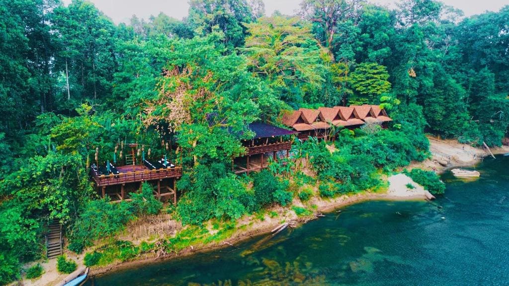 Triple Bungalow with River View room - Image 1