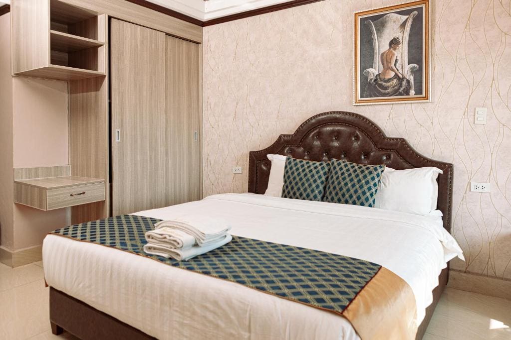 King Room with Balcony room - Image 2