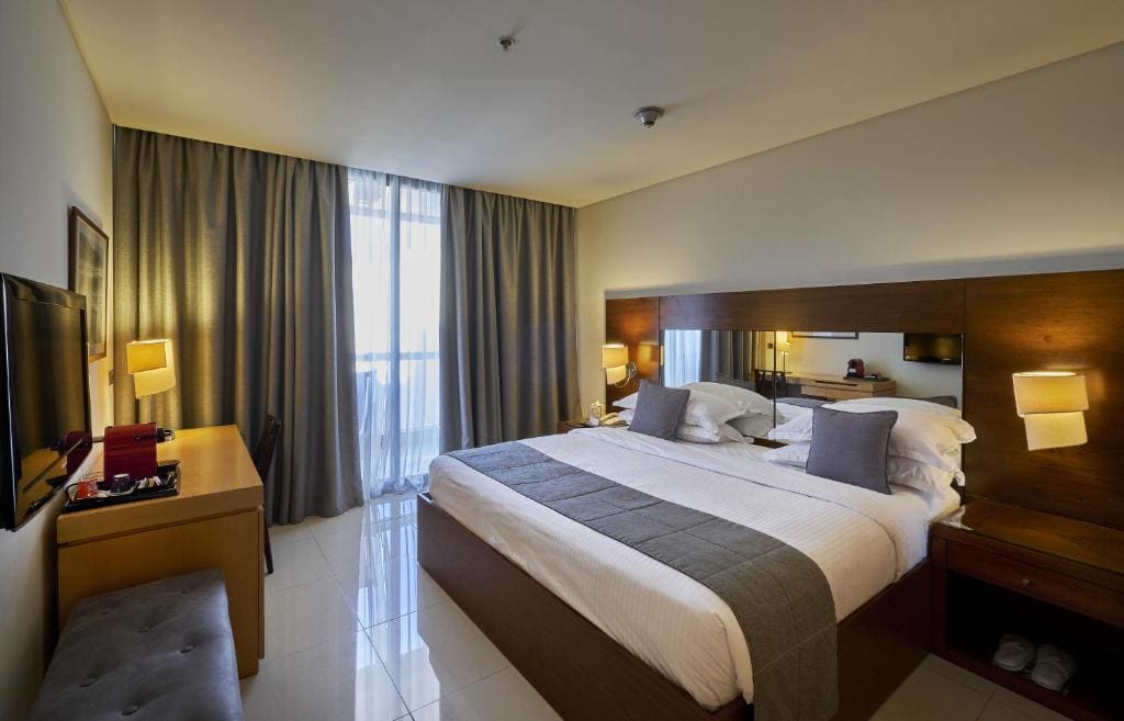 Double Room with Balcony room - Image 2