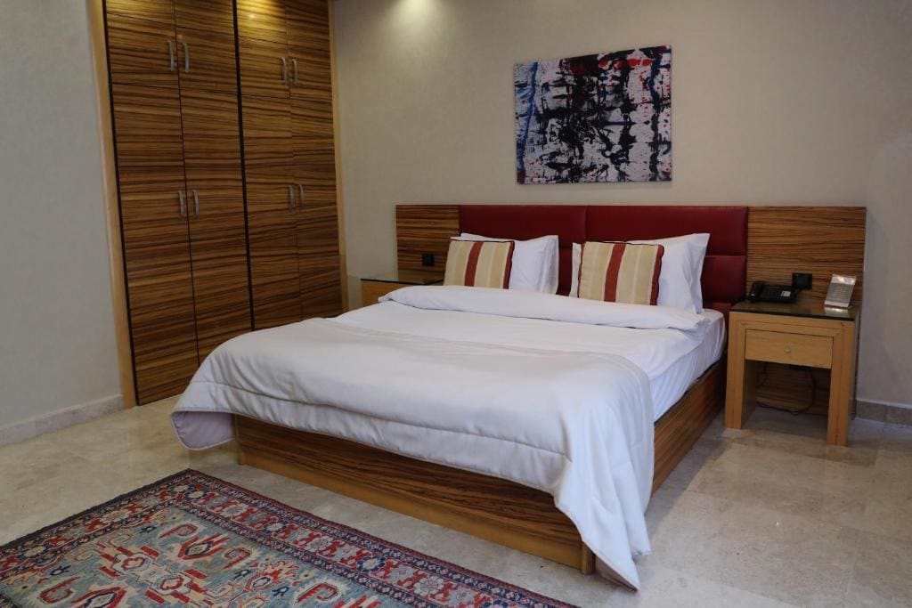 Executive Suite room - Image 2