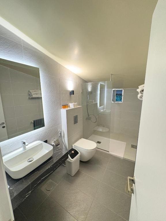 Apartment with Balcony room - Image 1