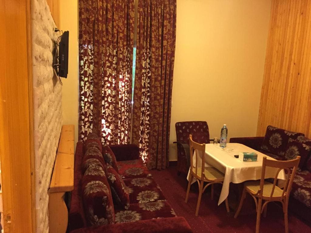 King Suite with Balcony room - Image 2