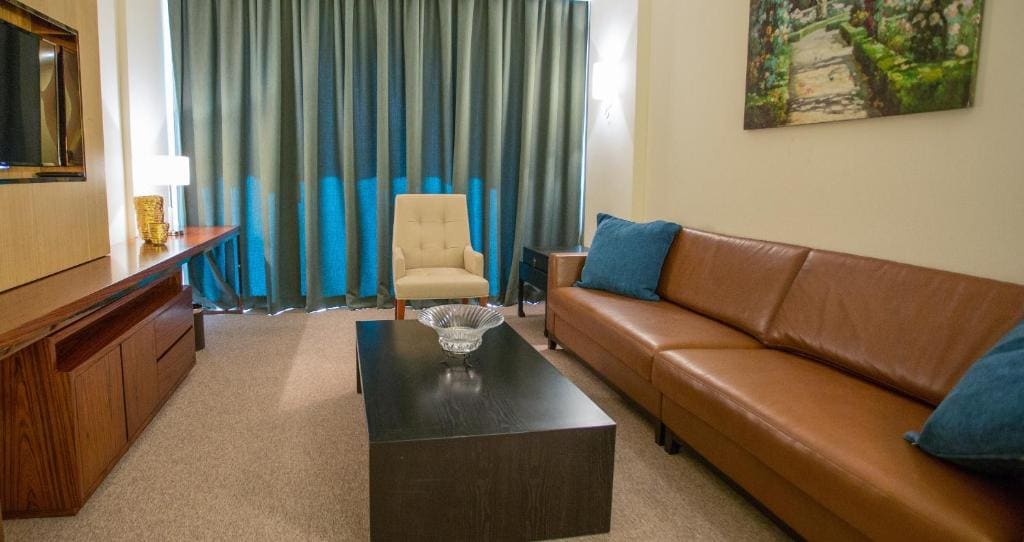 Two-Bedroom Suite with Sea View room - Image 2