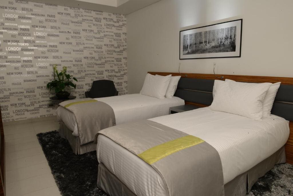 Standard Deluxe Twin With City View room - Image 1
