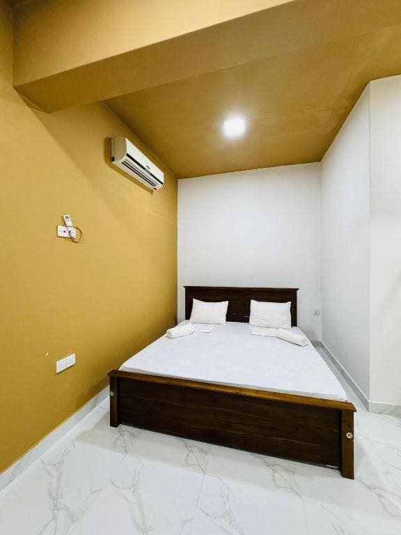 Double Room with Private Bathroom room - Image 2