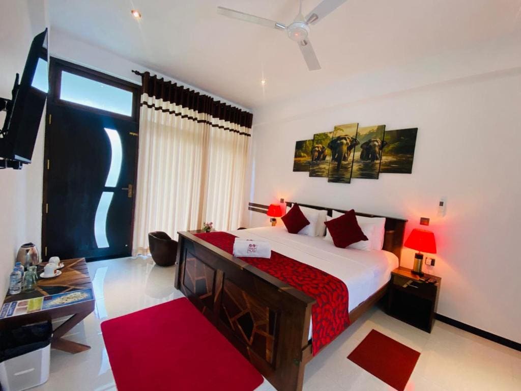 Deluxe Room room - Image 2