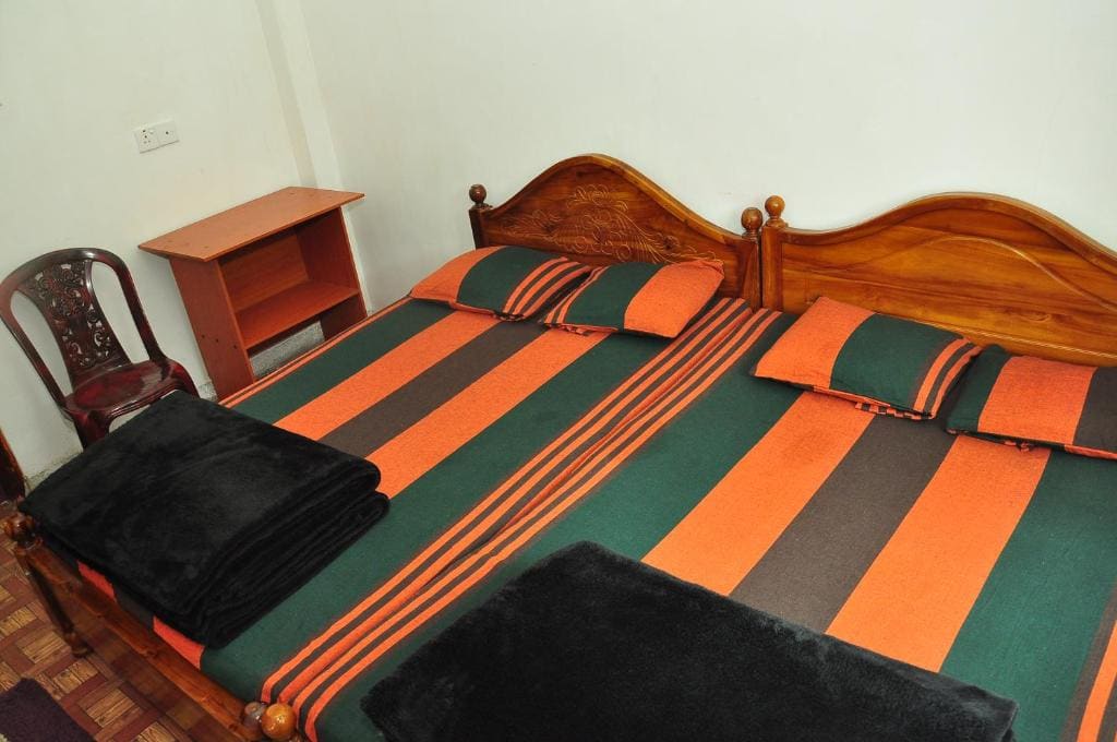Classic Quadruple Room room - Image 3