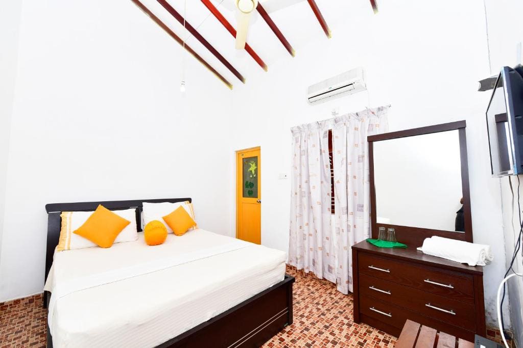 Budget Double Room room - Image 2