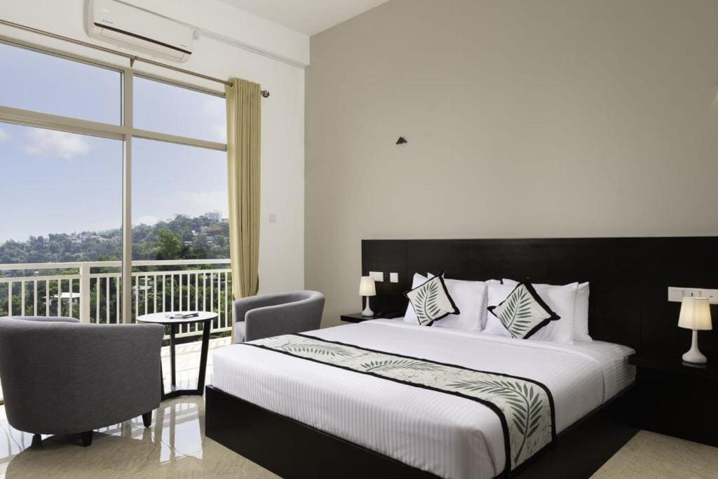 Deluxe Double or Twin Room room - Image 3