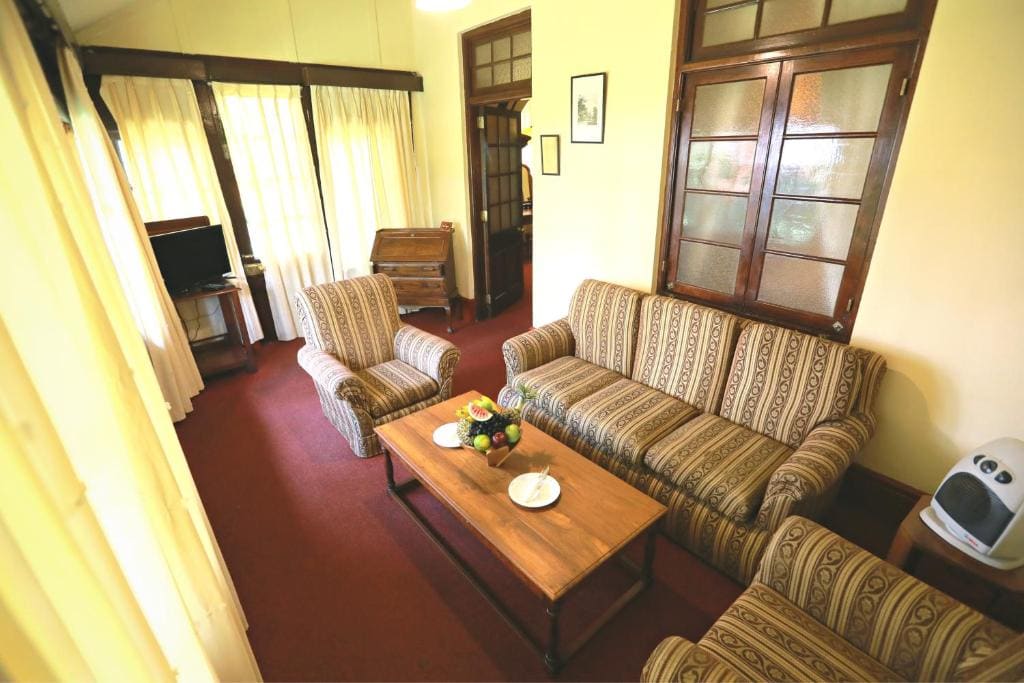 Deluxe Double Room + Early check-in/Late check-out on availability + FREE DROP off at Railway Station + 20% discount on Adisham Bungalow Excursion room - Image 3