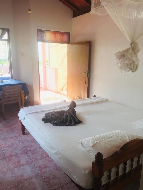Double Room with Balcony and Sea View room - Image 2