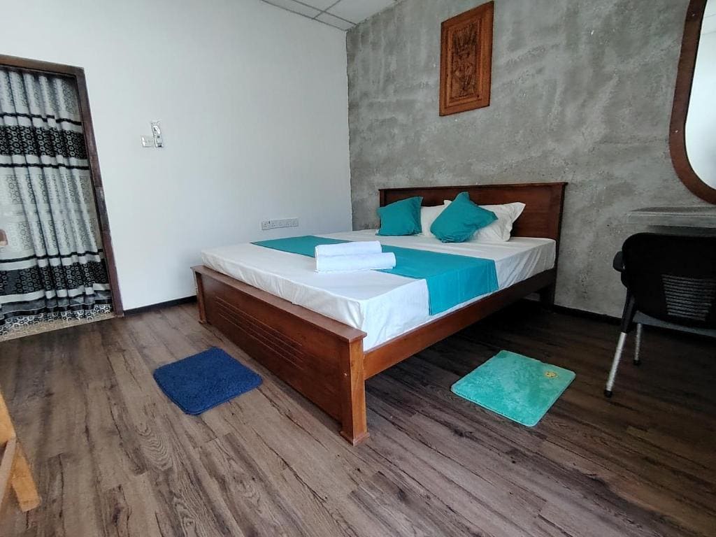 Budget Double Room room - Image 3
