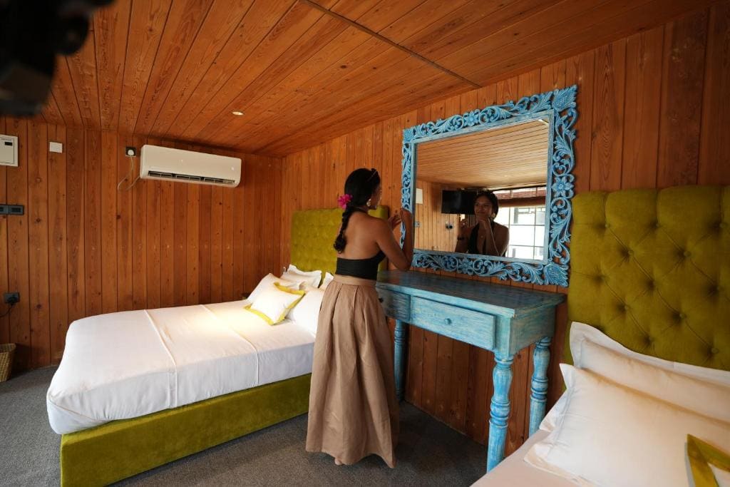 King Room with Two King Beds room - Image 3