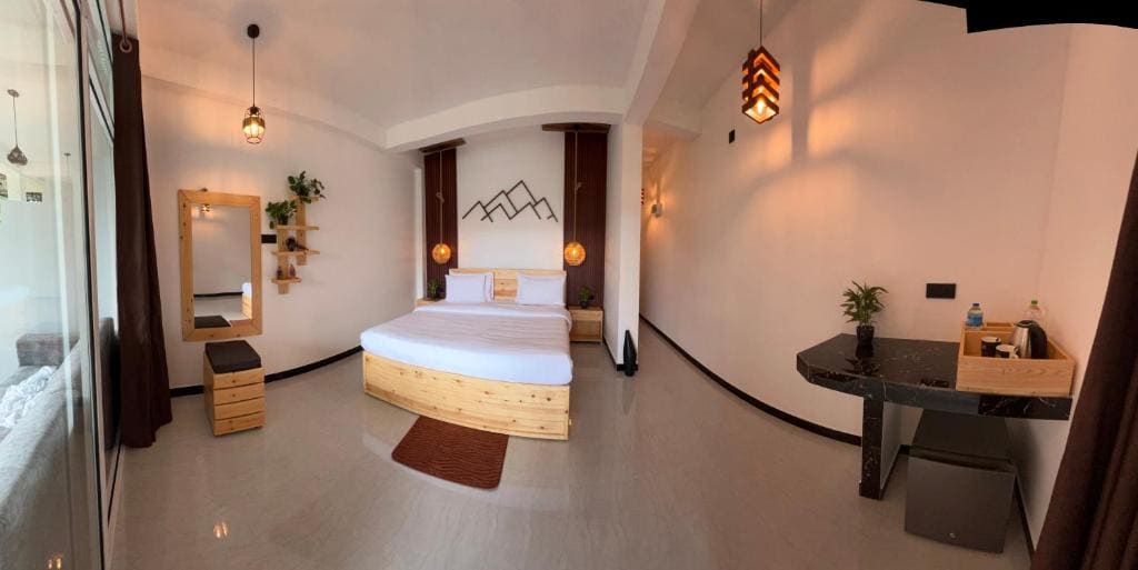 Double Room with Balcony room - Image 3