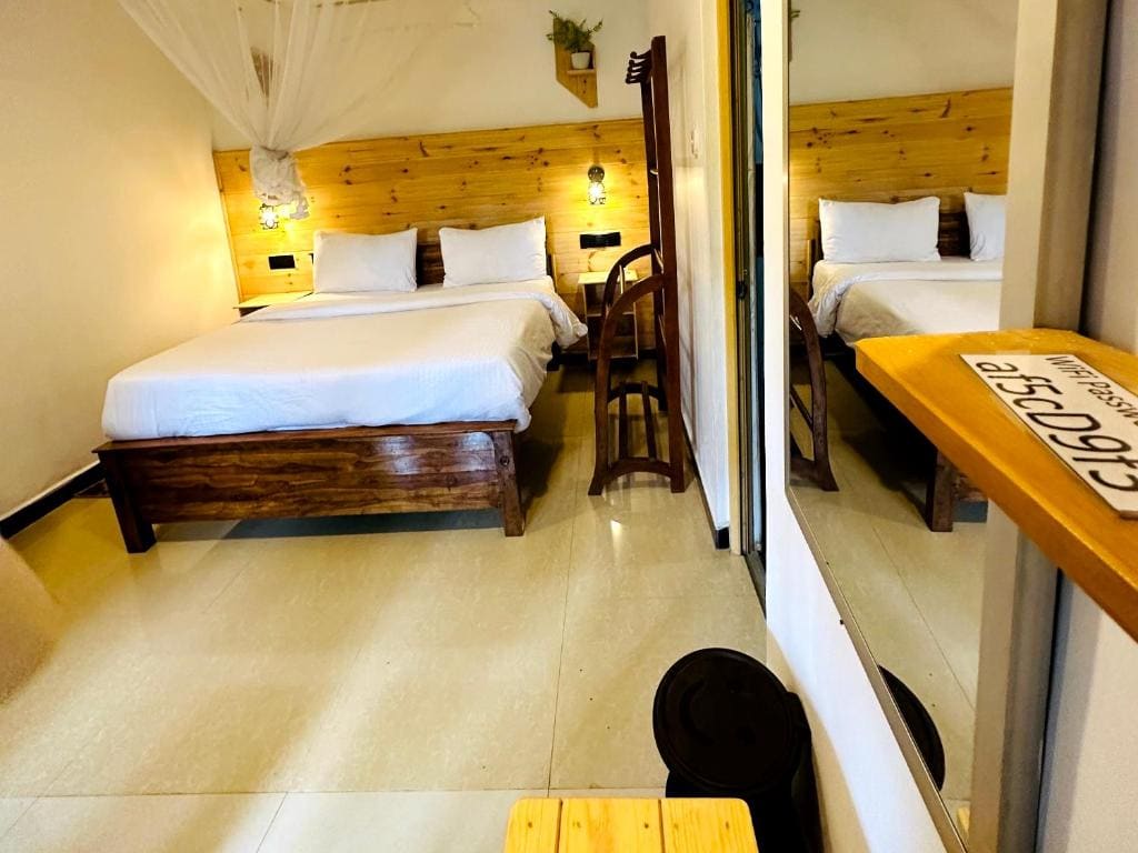 Double Room with Balcony room - Image 2