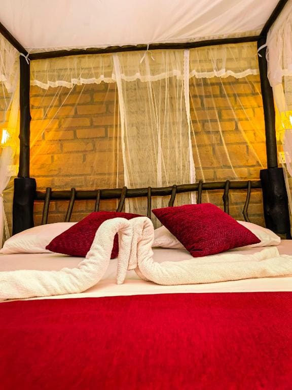Deluxe Double Room with Balcony room - Image 3