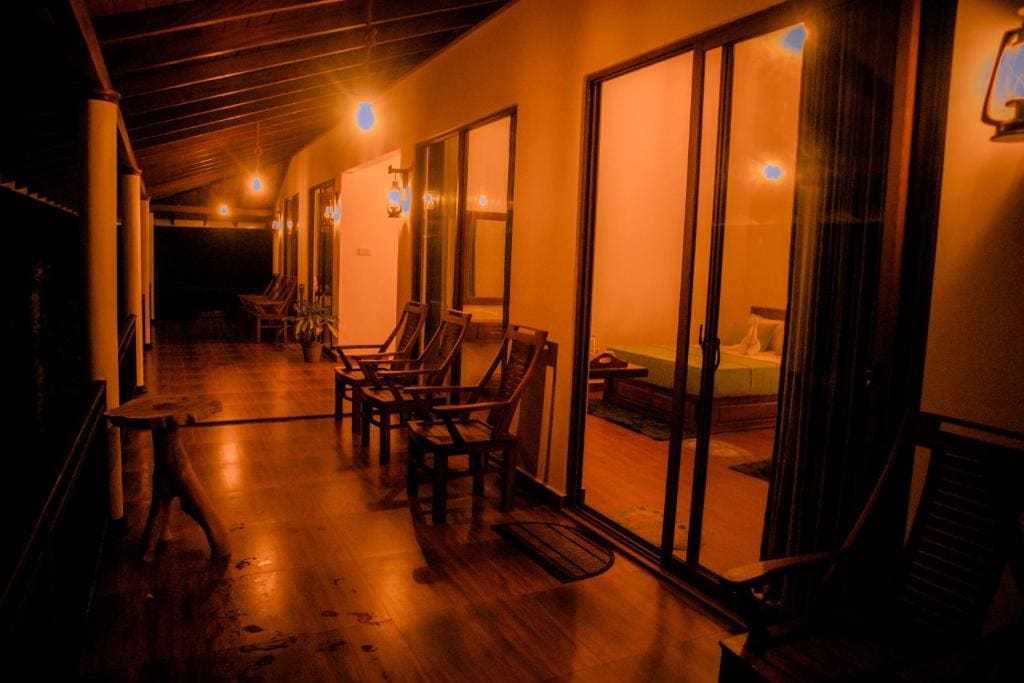 Family Room with Balcony room - Image 2