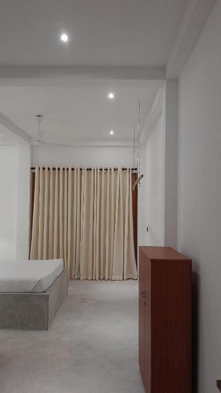 Deluxe Family Room room - Image 2