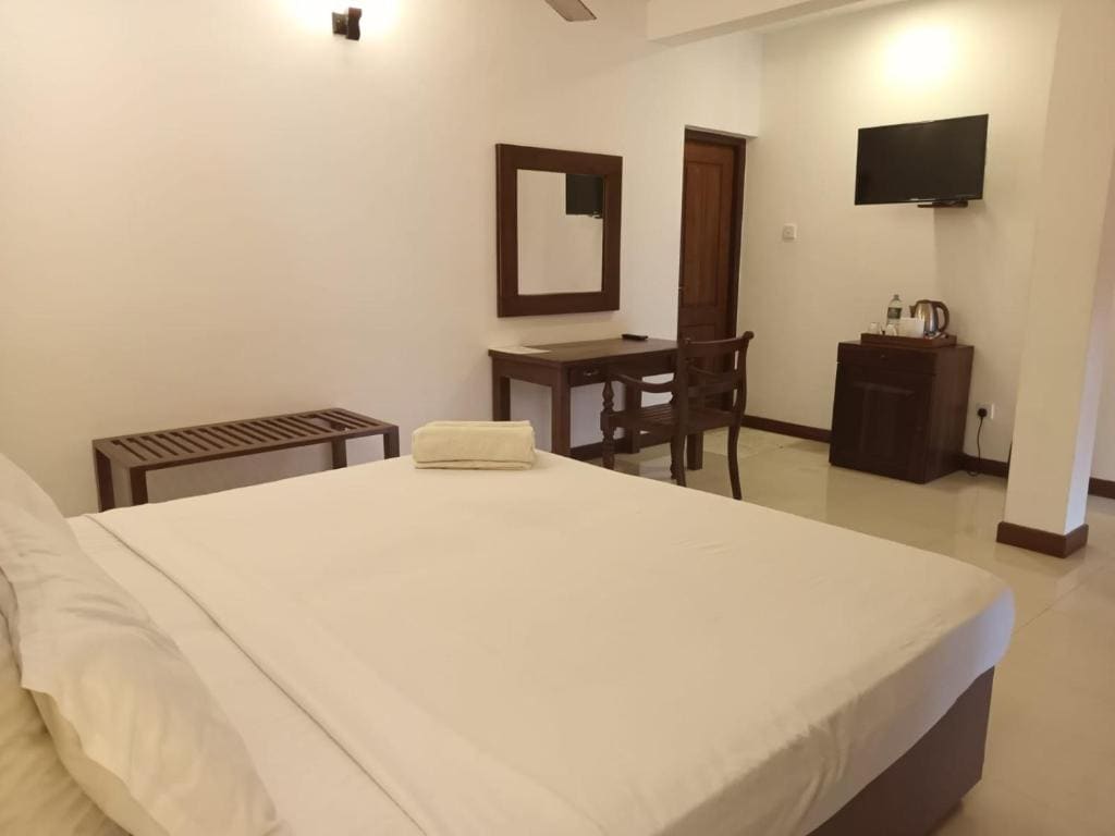 Deluxe Double Room with Balcony and Sea View room - Image 3