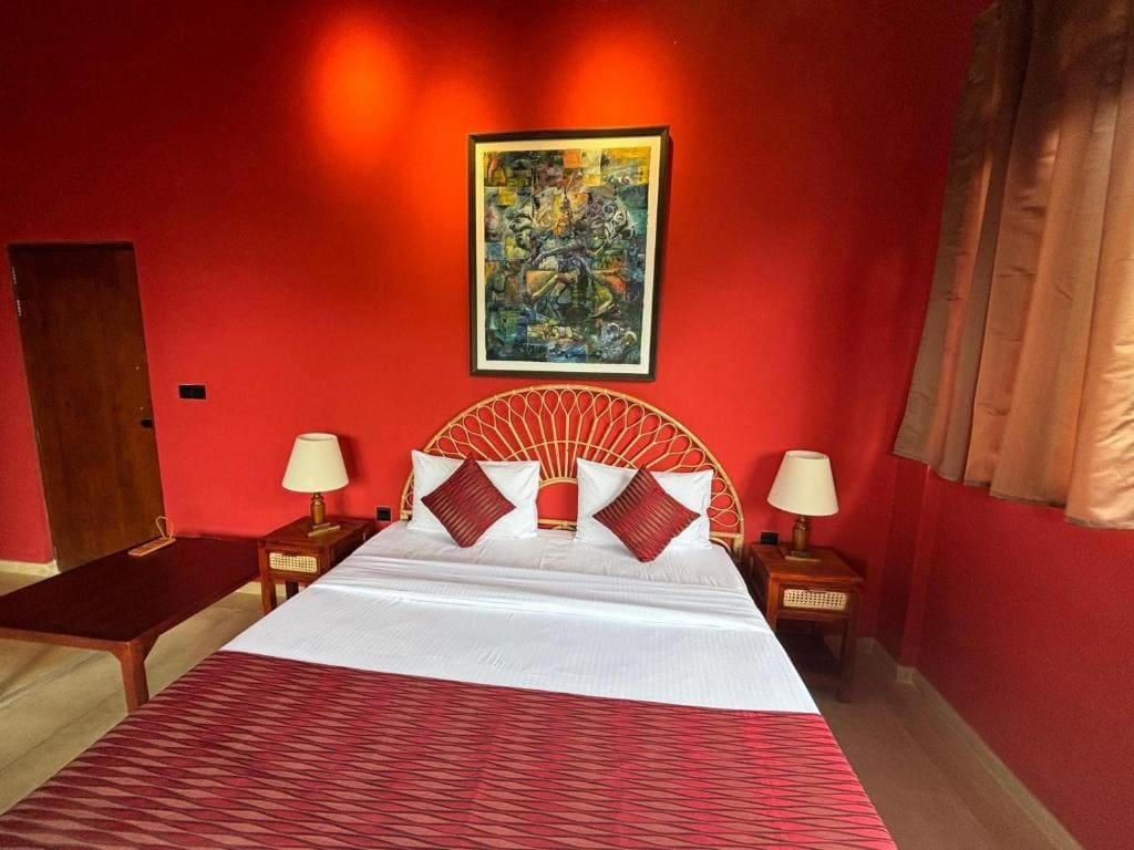 Deluxe Room with Mountain View and Balcony room - Image 3