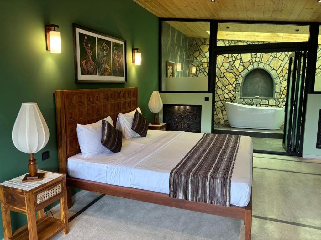 Deluxe Room with Mountain View and Balcony room - Image 2
