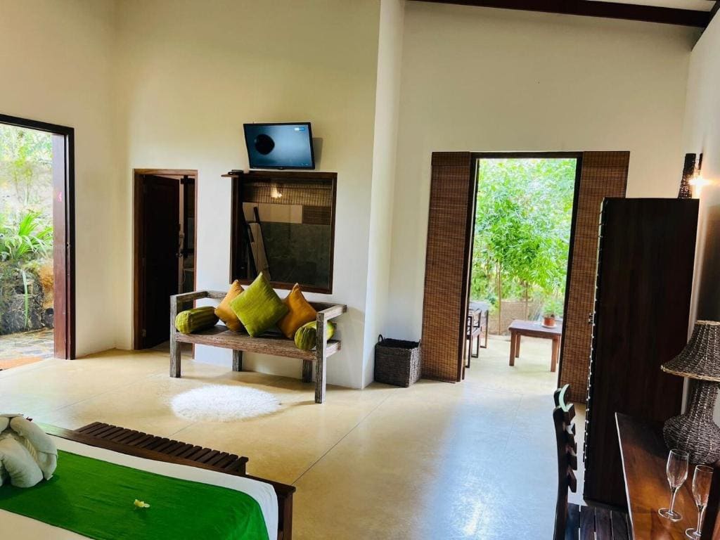 Junior Suite with Garden View room - Image 2