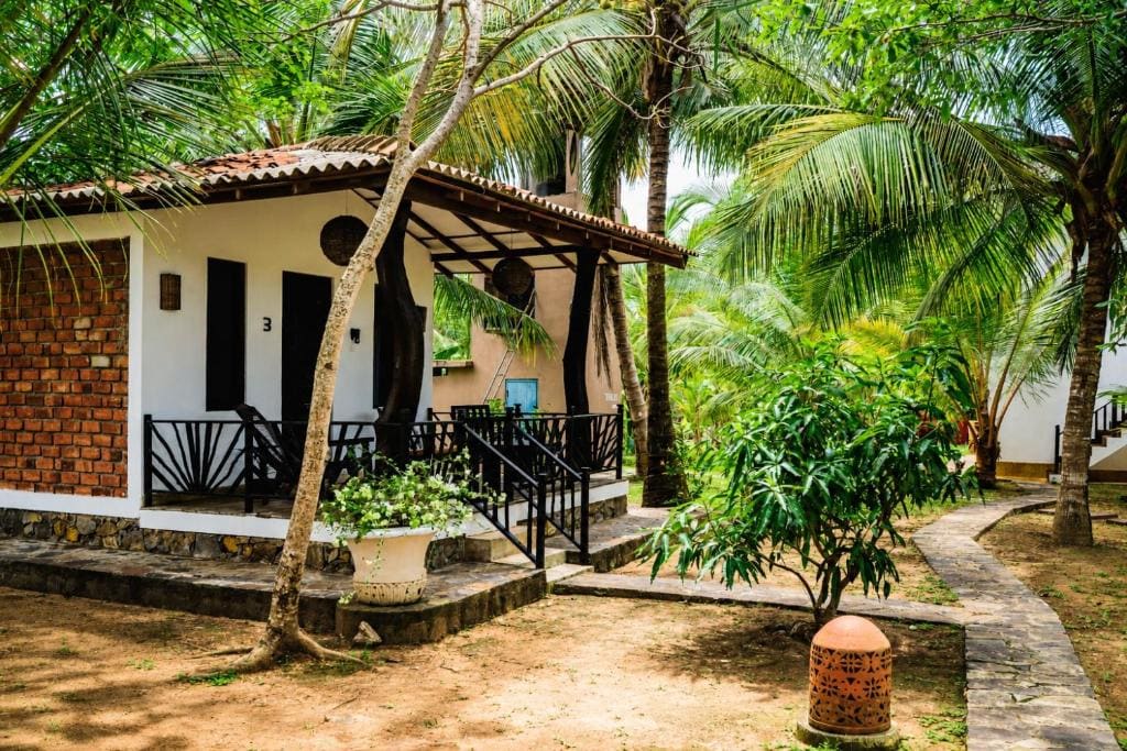 Economy Triple Room room - Image 2