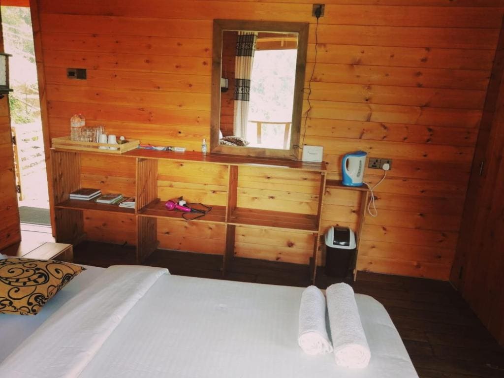 Deluxe Double Room with Balcony room - Image 3
