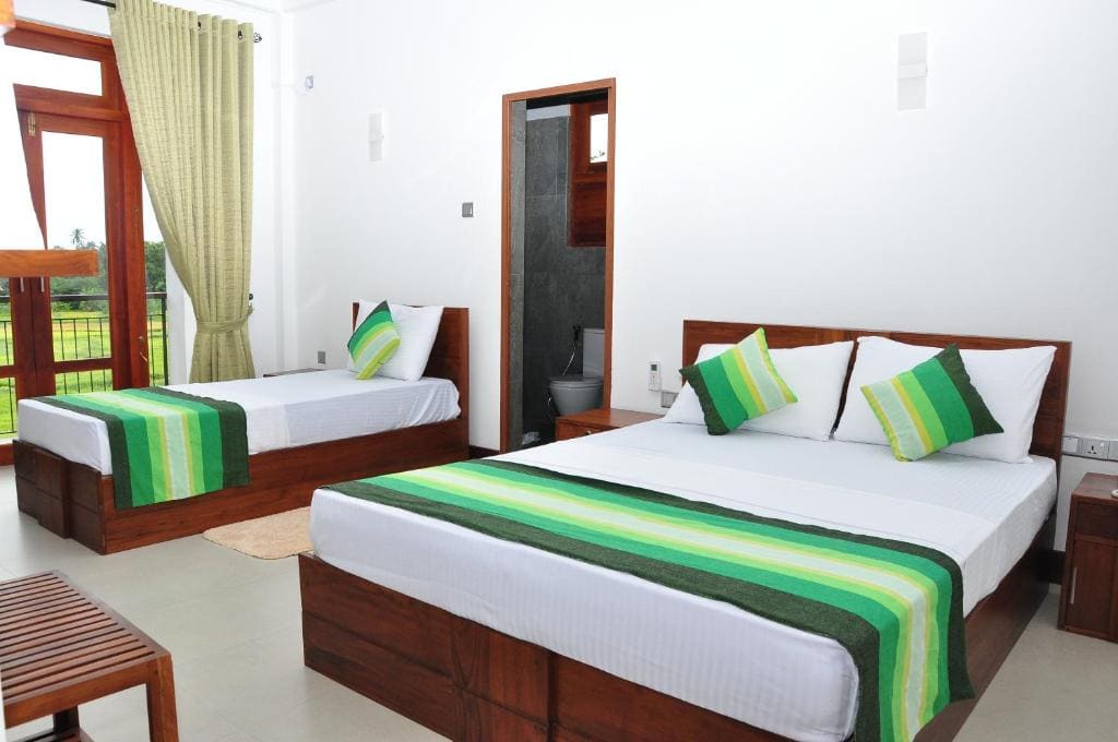 Standard Triple Room room - Image 1
