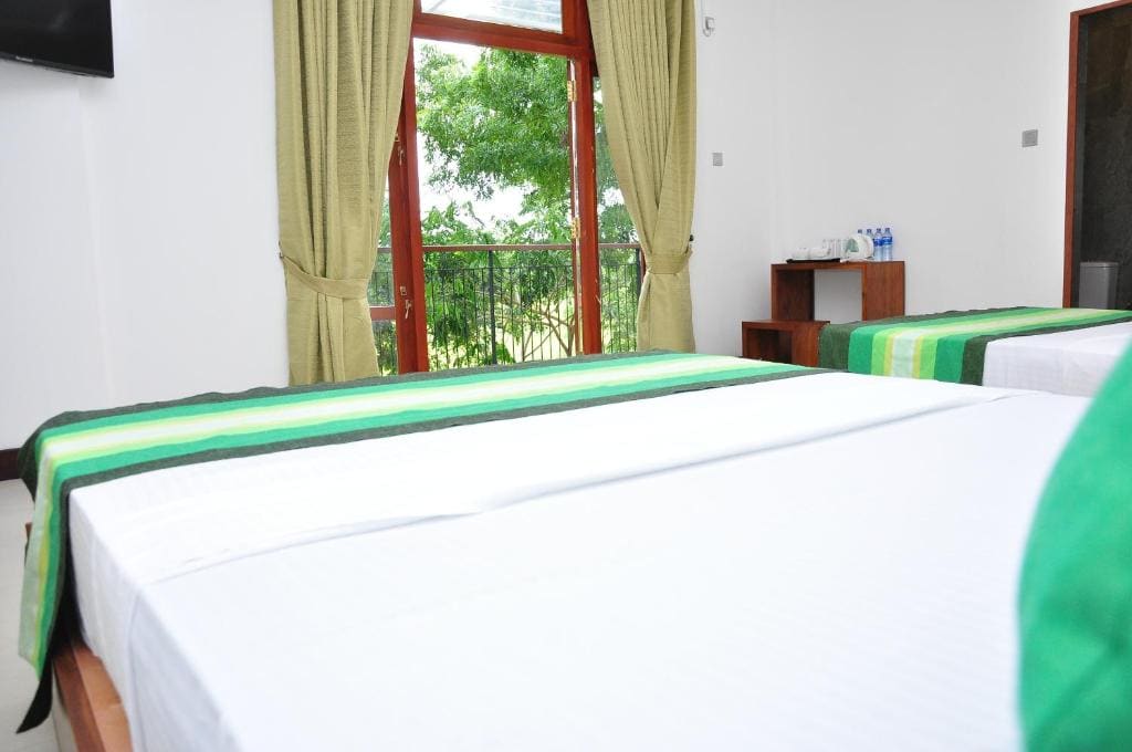 Standard Triple Room room - Image 3
