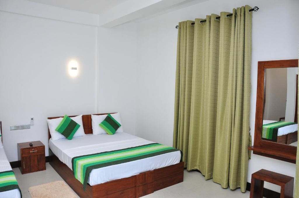 Standard Triple Room room - Image 2