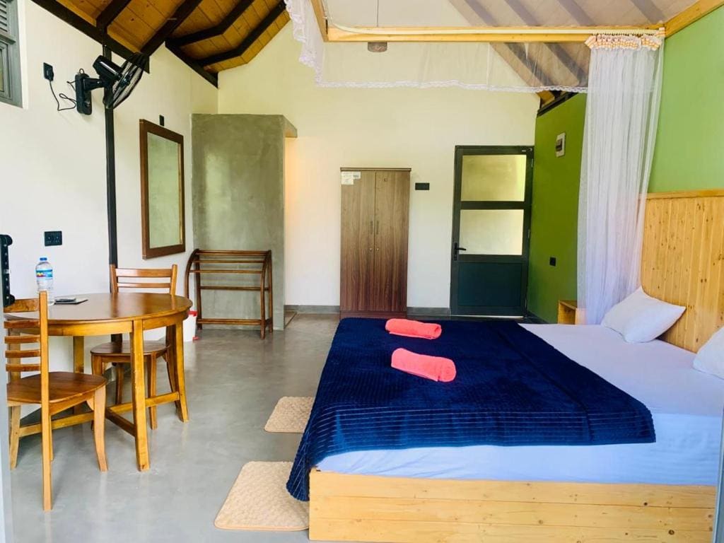 Double Room with Balcony room - Image 3