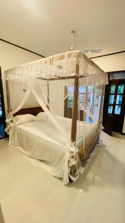 Double Room with Garden View room - Image 3