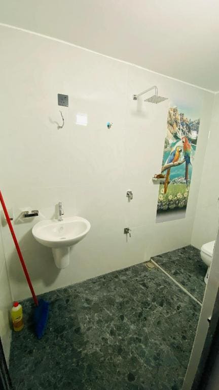 Double Room with Private Bathroom room - Image 2