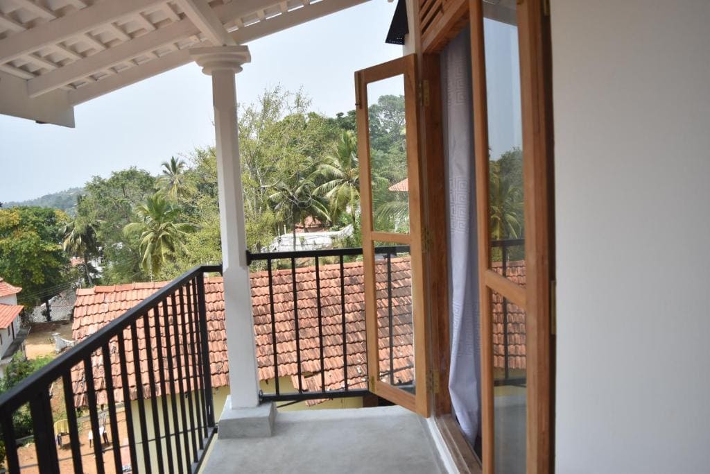 Superior Triple Room with Sea View room - Image 3