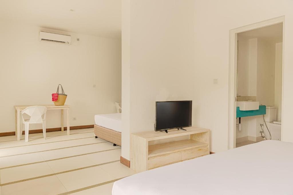Family Room room - Image 2