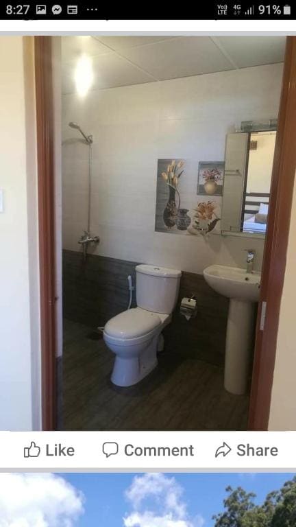 Family Room with Bathroom room - Image 3