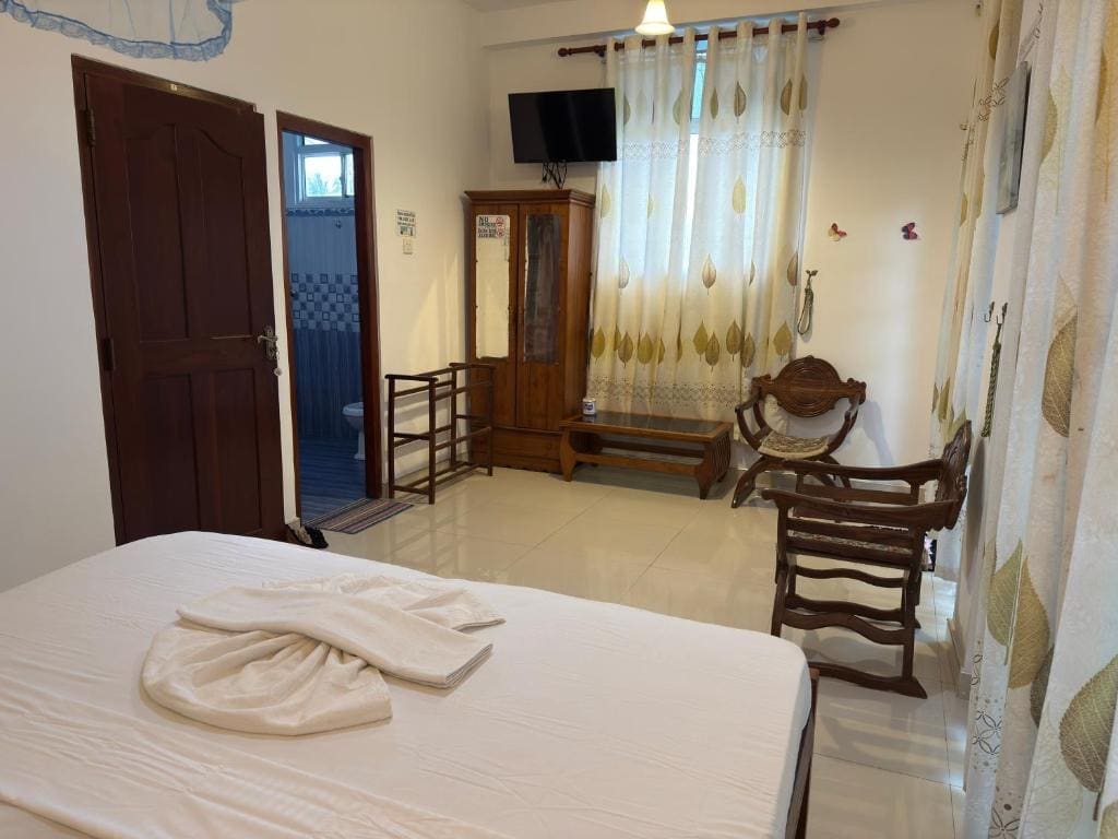 Standard Double Room room - Image 2