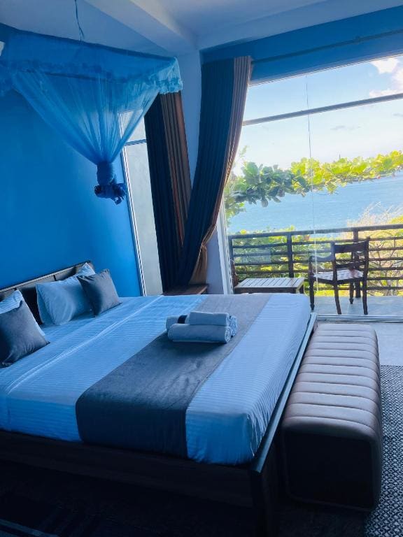 Double Room with Balcony and Sea View room - Image 1