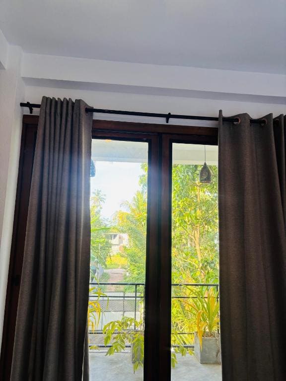 Deluxe Double Room with Balcony room - Image 2