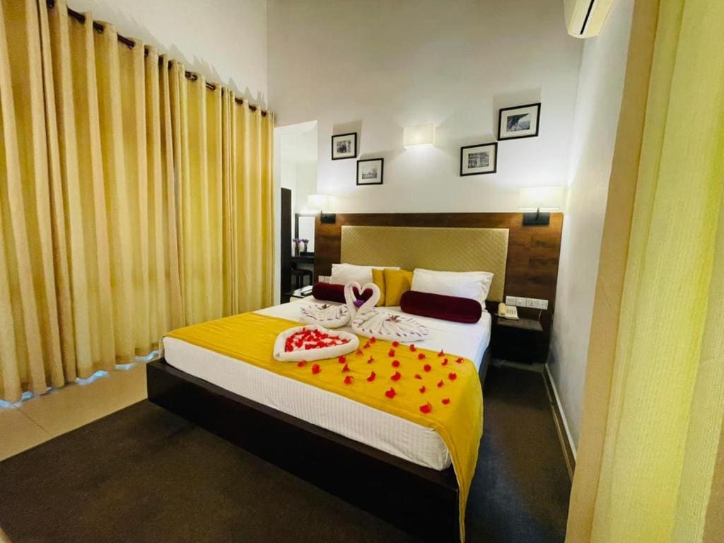 Double Room with Garden View room - Image 3