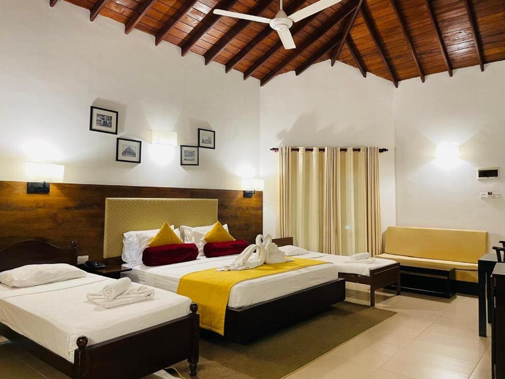 Family Room with Balcony room - Image 1
