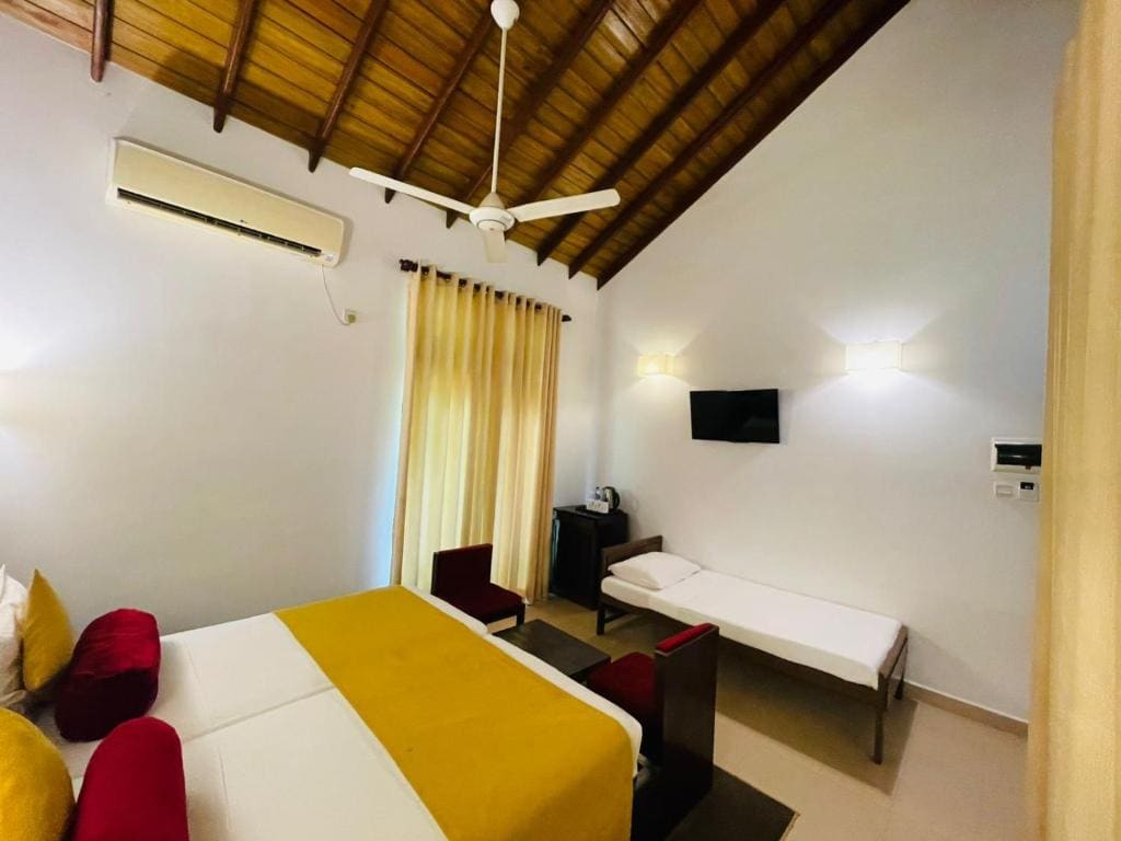 Triple Room with Balcony room - Image 3